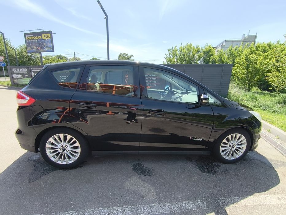 Ford C-Max SE Hybrid 2017 надійний та економний