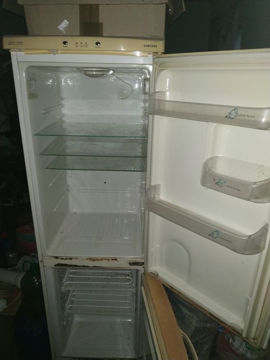 Холодильник Samsung