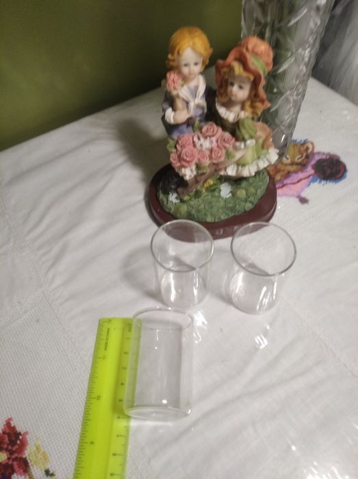 Стакан и рюмочки.