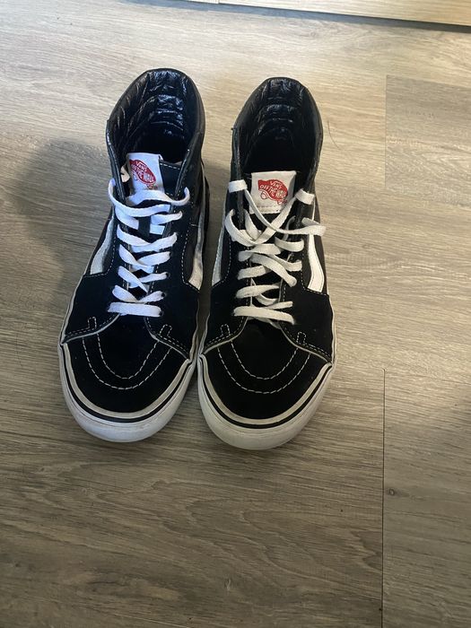 Vans Sk8-Hi Shoe Black White 39 розмір