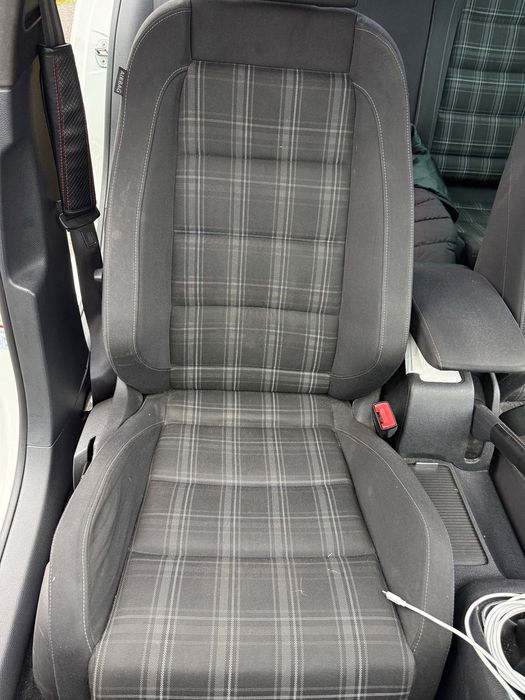 VW Golf 2.0 TDi DPF GTD