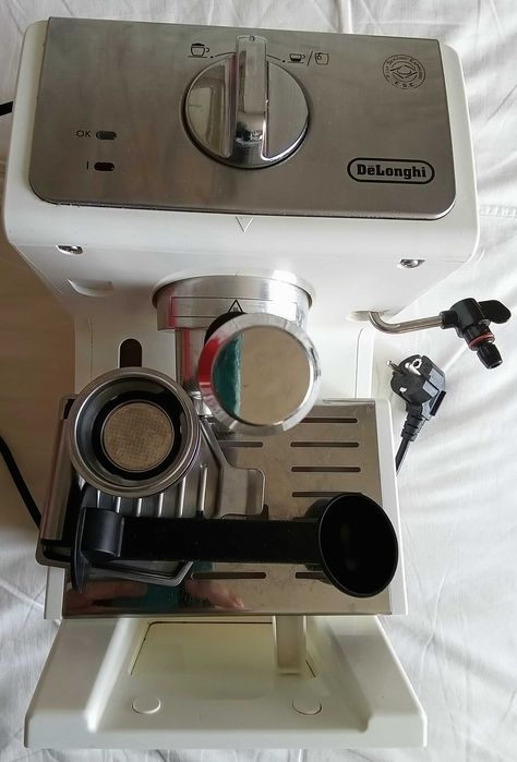 Механічна ріжкова кавомашина рожкова кофемашина Delongi model ECP3321W