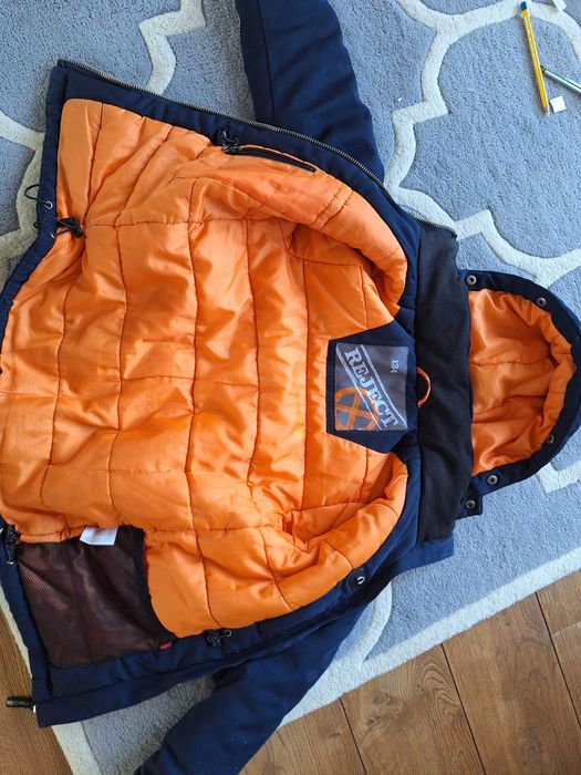 Kurtka zimowa z kapturem rozmiar 134