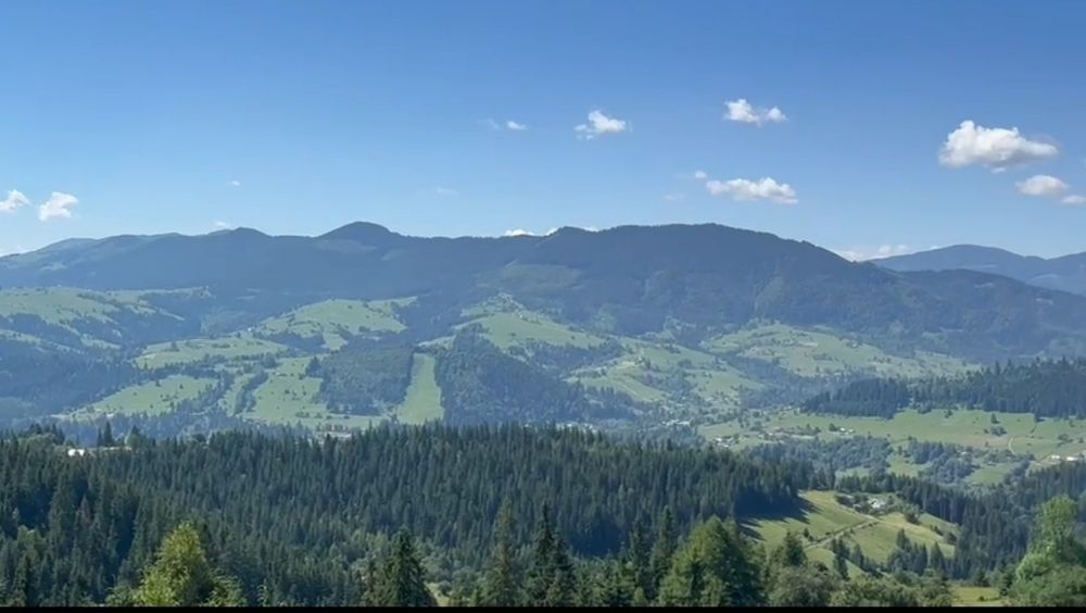 Продаж видової ділянки, поруч комунікації та гарний заїзд