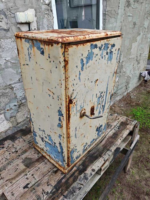 Продам сеїф, електро шафу