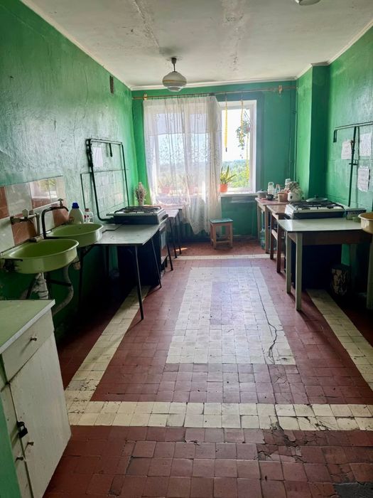 Продаж кімнати в гуртожитку