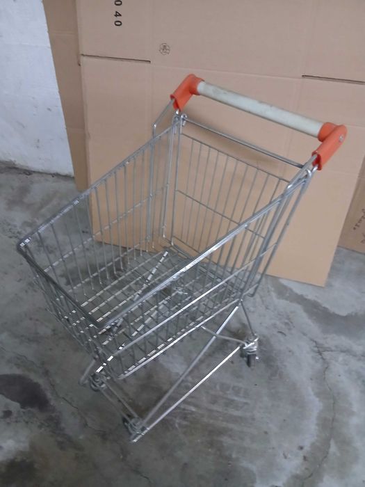 Carrinho de compras real de supermercado para criança