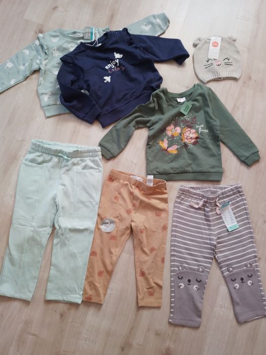 Zestaw  bluzy i legginsy I czapka NOWE