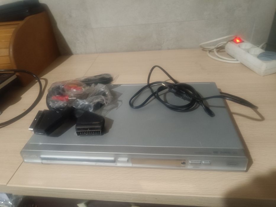 Odtwarzacz DVD Phillips + kable