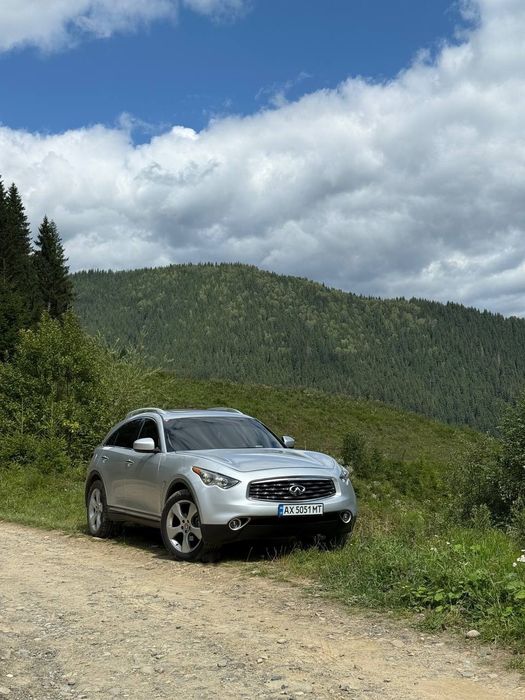 Продам Infiniti fx35