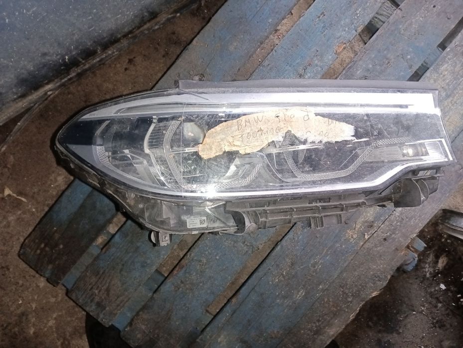 Farol direito BMW serie 5 (G31)