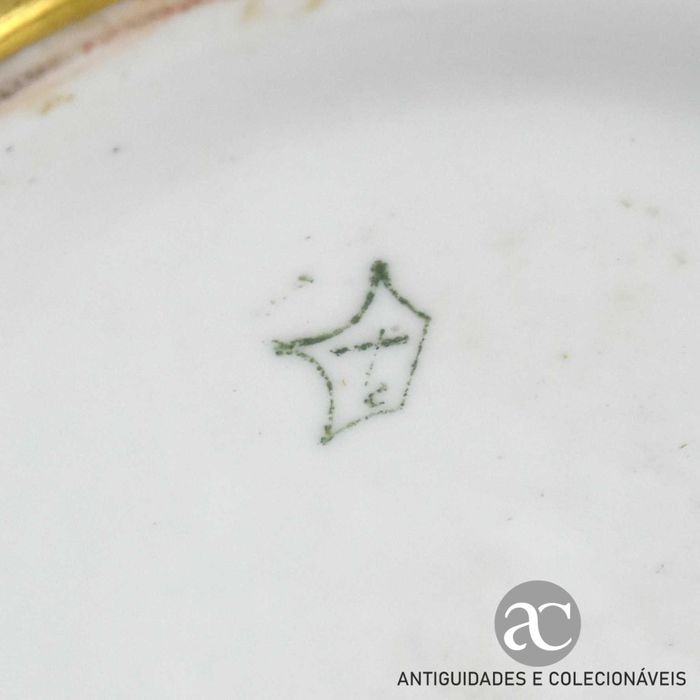 Pote com tampa em porcelana Artibus