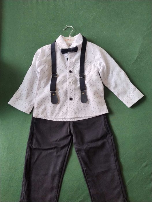 Elegancki komplet chłopięcy.