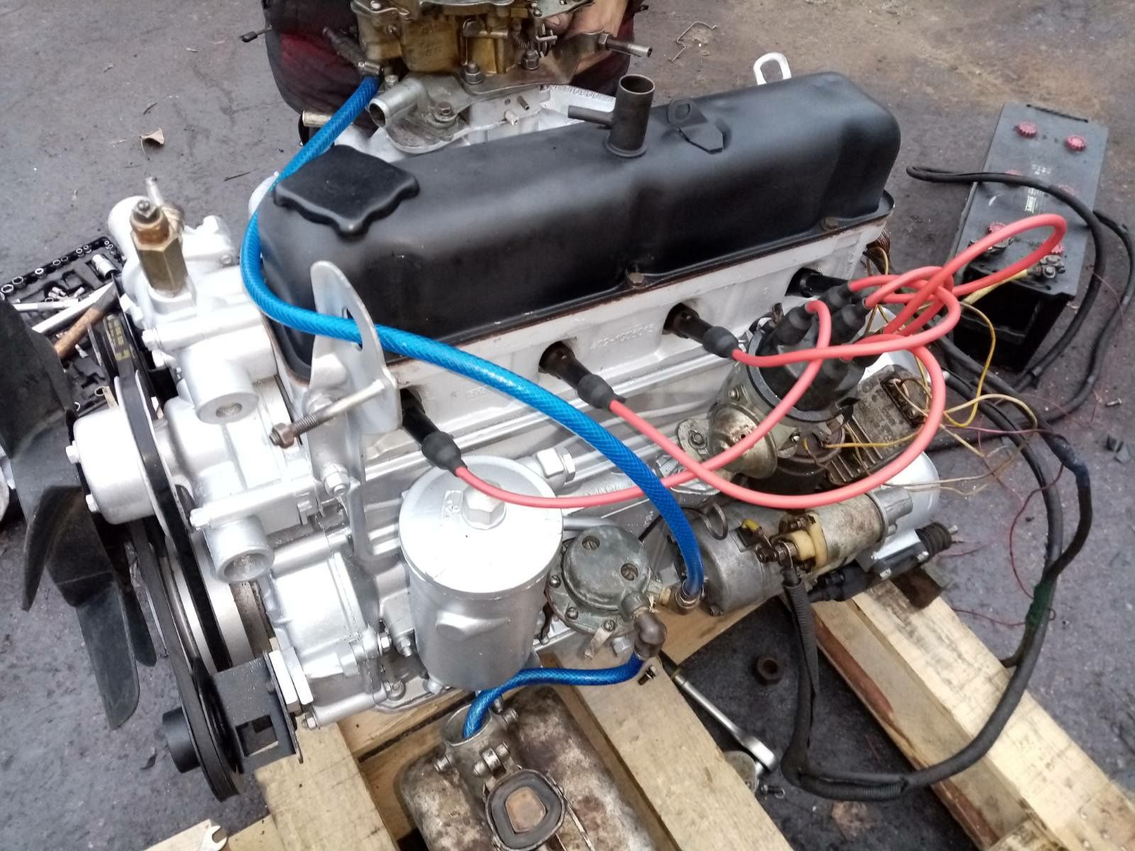 двигатель газ 12