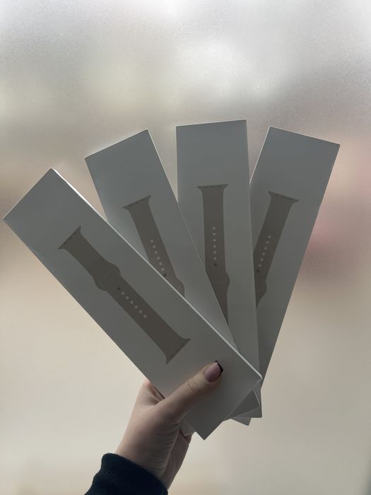 Оригінальні ремінці Apple Watch Starlight Sport Band