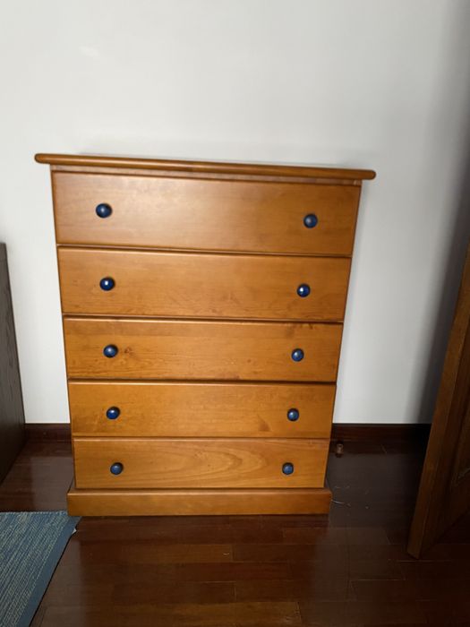 Conjunto de móveis de quarto de solteito