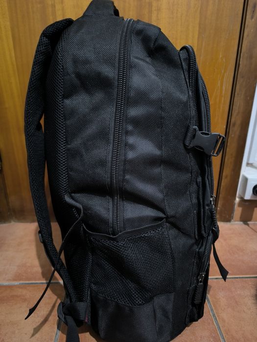 Mochila preta grande