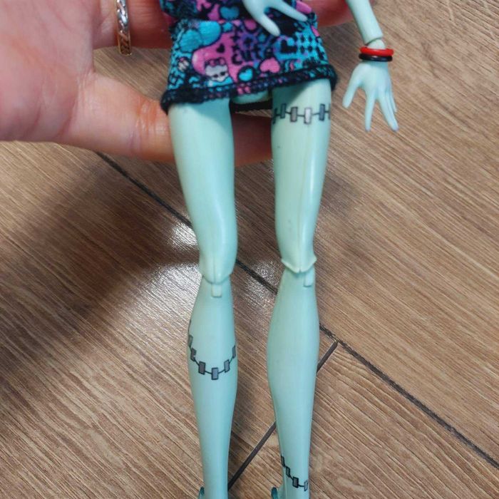 Лялька Далія з Розаса, LOL OMG Trendsetter, Monster High Bratz