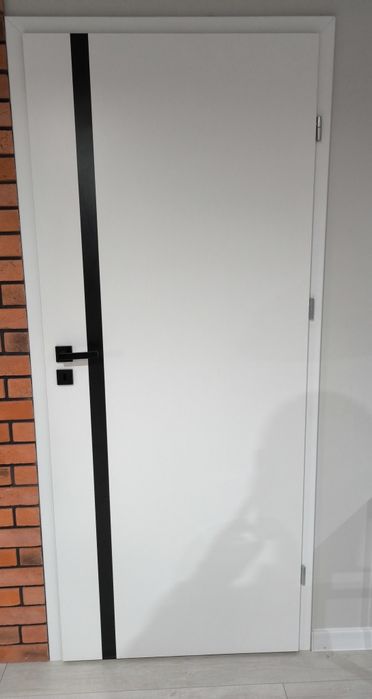 Białe drzwi wewnętrzne 80