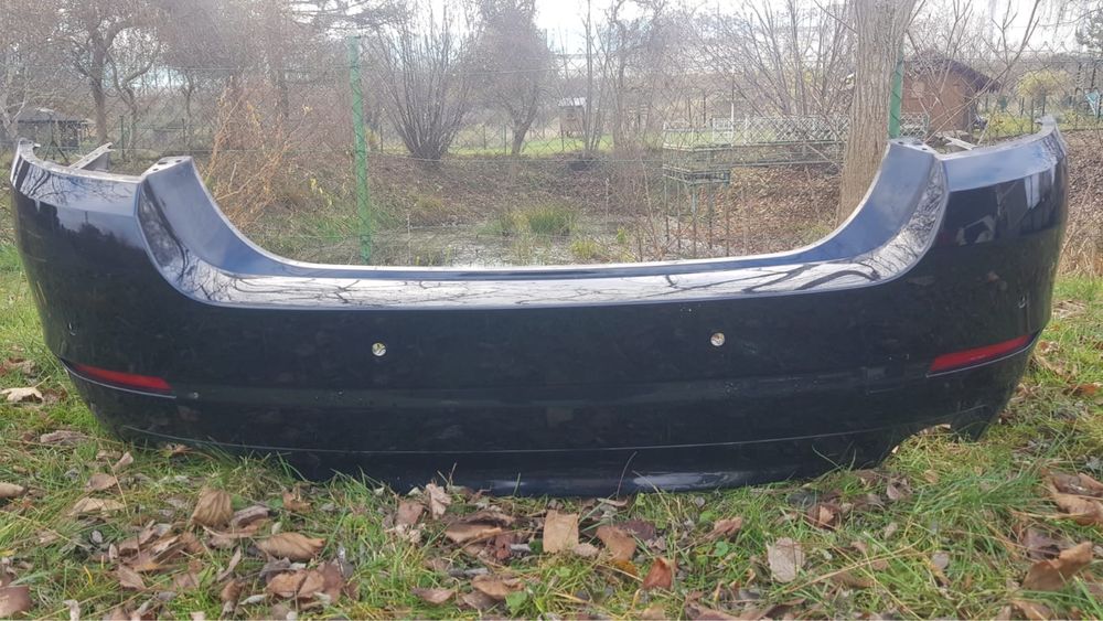 Zderzak tyl f10 kolor 668 (schwarz II) w kolor