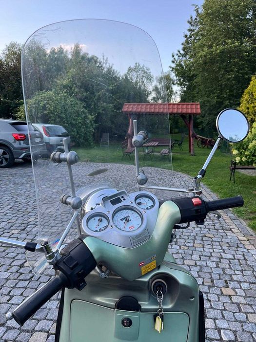 Włoski skuter Aprilia Scarabeo 150