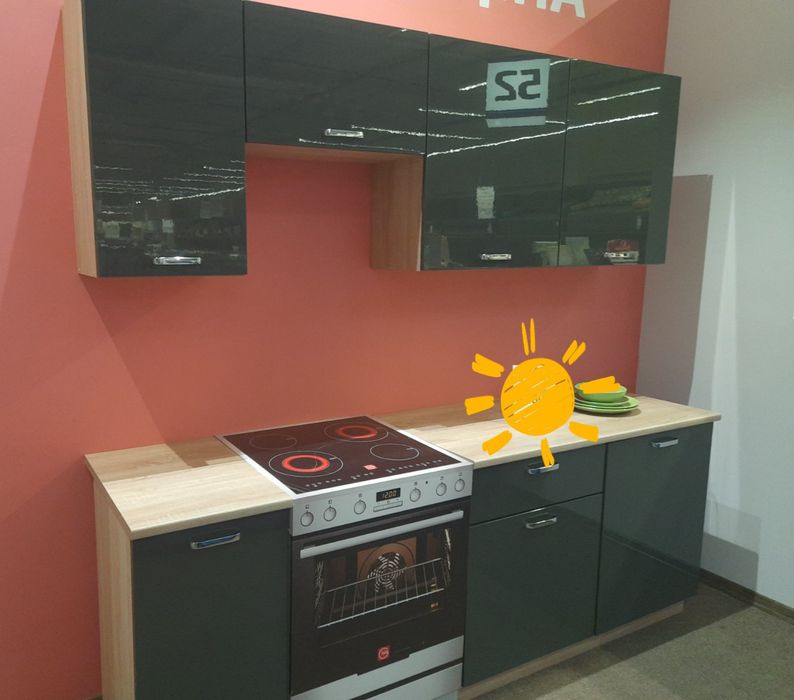 Новая нераспакованная кухня  со столешницей