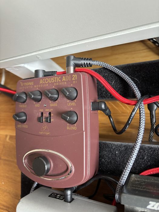 Pedal Behringer ADI21 Acoustic Driver