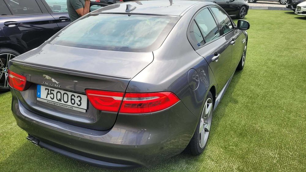 Jaguar XE — fotografia 3
