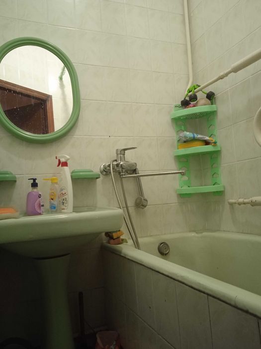 2 кімнатна біля Будинку Офіцерів в гарному стані