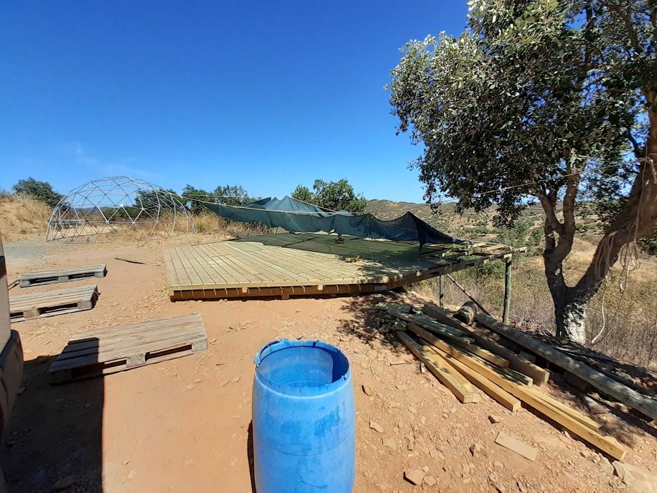 Limpeza de terrenos/podas/gestão de águas pluviais, muros