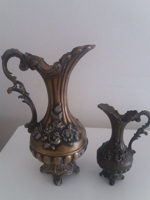 Járros bonitos em brônze antigo