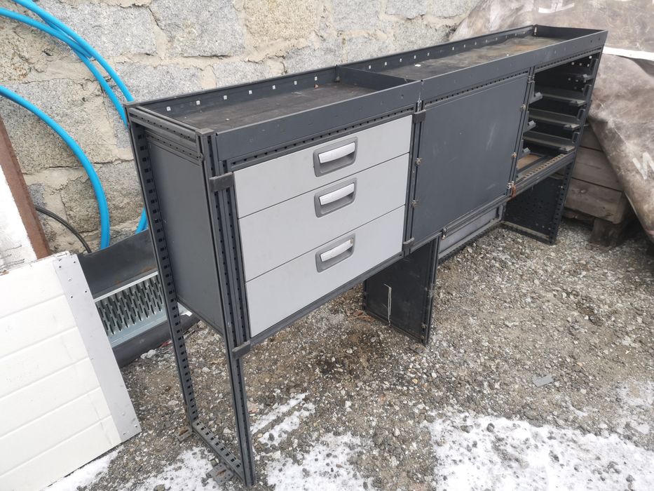 Szafka serwisowa do samochodu