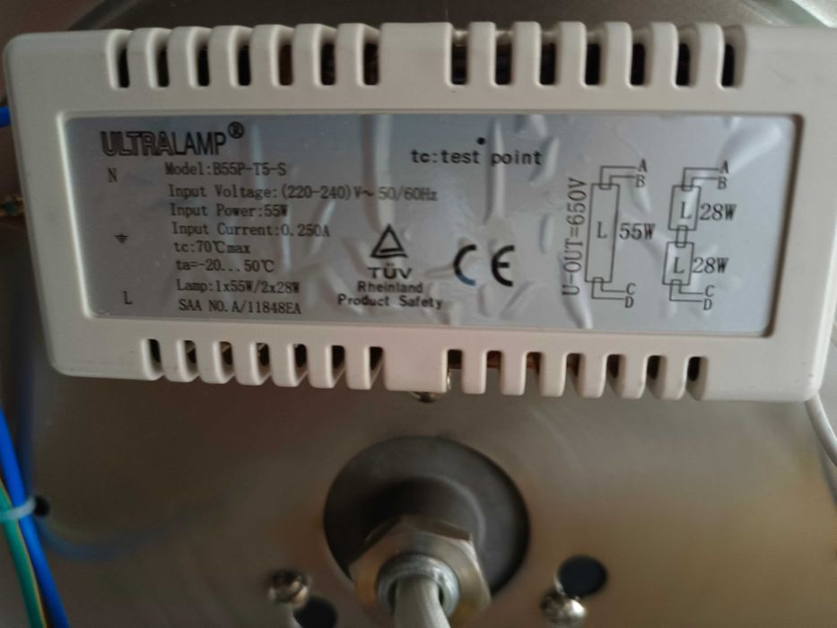 lampa z wentylatorem Westinghouse WH-10 uszkodzona