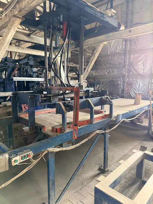 Вібропрес лінія для виготовлення бруківки