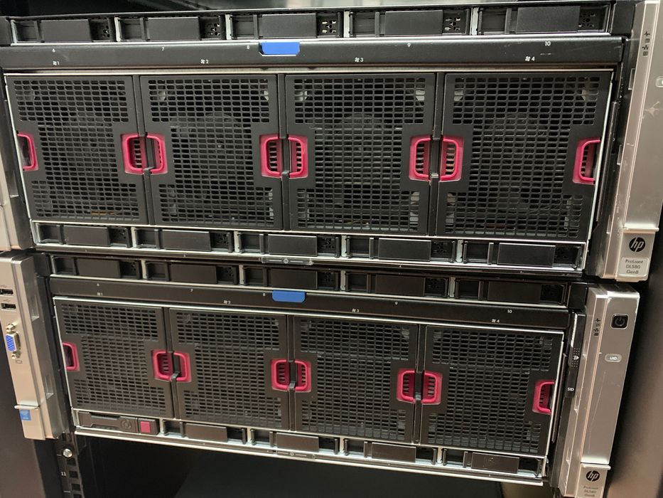 Serwer HP DL580 G8 - 4 x Intel Xeon E7-8891v2 10c/20t   3.2GHz 128Gb DDR3