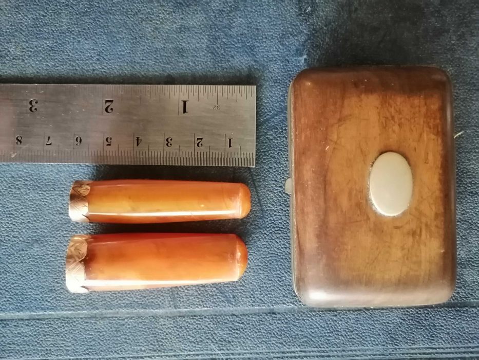Conjunto de boquilhas antigas em âmbar e ouro