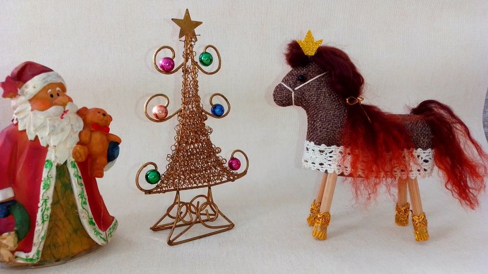 Лошадки, коники текстильні. Символ 2026 року.