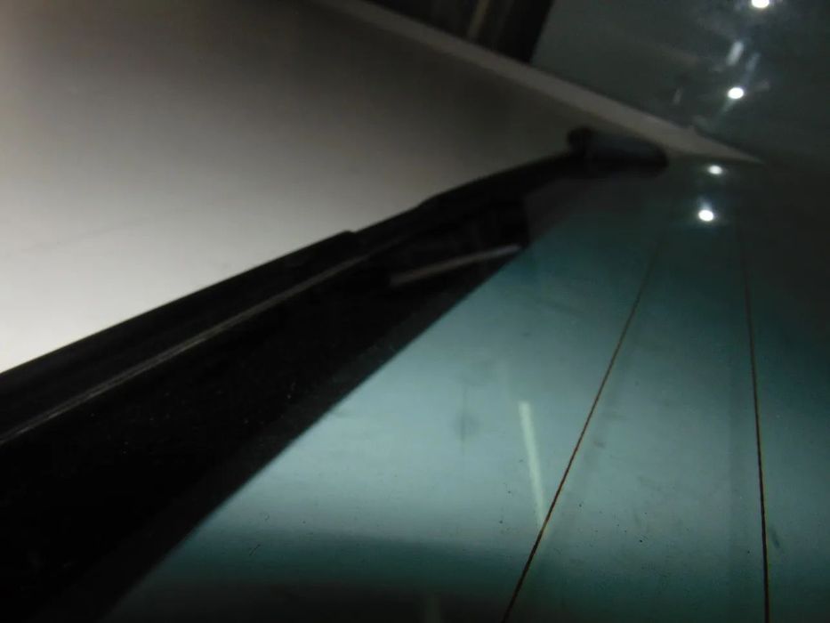 Nissan terrano vidro mala