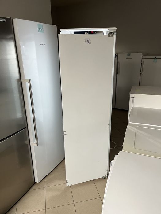 Холодильник вбудований Küppersbusch IKEF3290-2