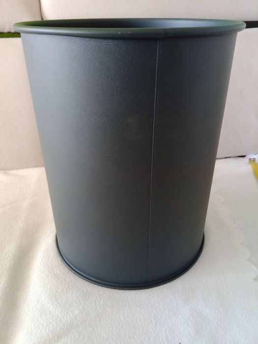Kosz metalowy szary