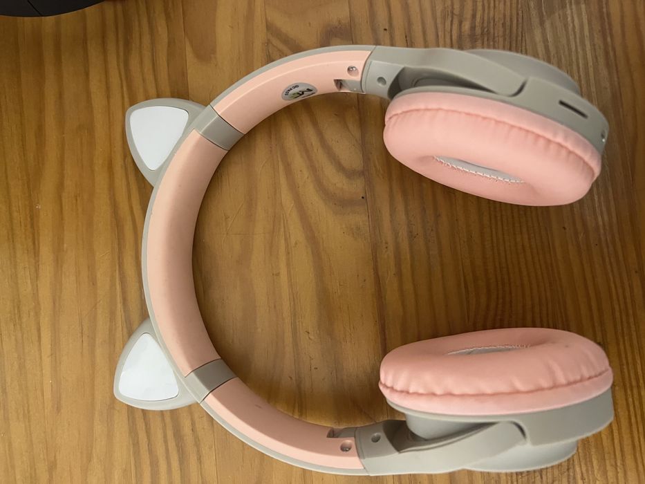Fones por Bluetooth com orelhinhas luz led
