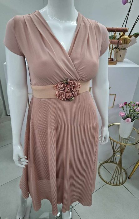 Sukienka plisowana pudrowy róż