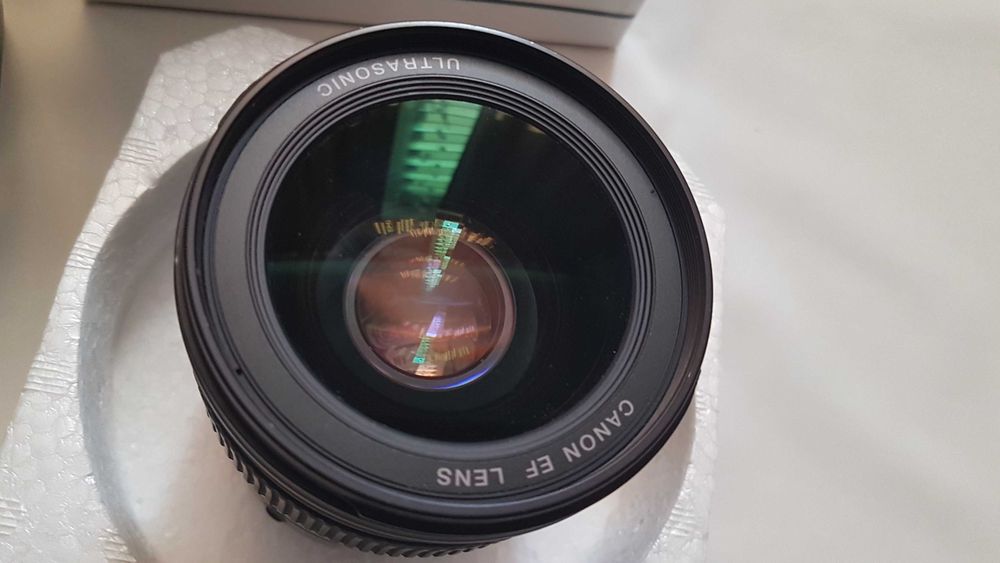 Canon EF 35mm f/1.4 L USM