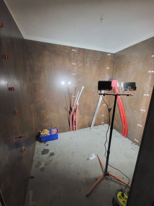 Płytkarz, glazurnik. Układanie płytek.  Remont łazienki.