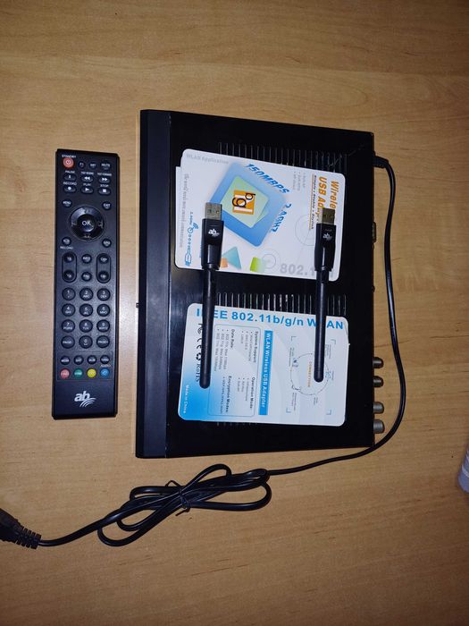 Dekoder odbiornik satelitarny CryptoBox 652HD Combo + WiFi/USB AB