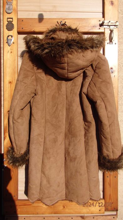 Kożuszek damski średni z odpinanym kapturem Blessing XXL