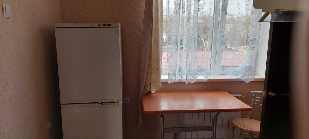 Сдаю посуточно ,почасово большая 1-к кв. р-н Автовокзала, рынка Колос