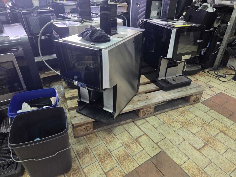 WMF 1500s+ 2grinders 1instant , fresh milk