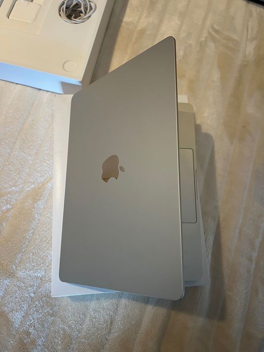 MacBook Air M3 256 GB