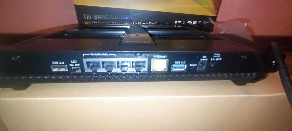 Продам роутер Netgear Nighthawk X6S AC4000 (R8000P)